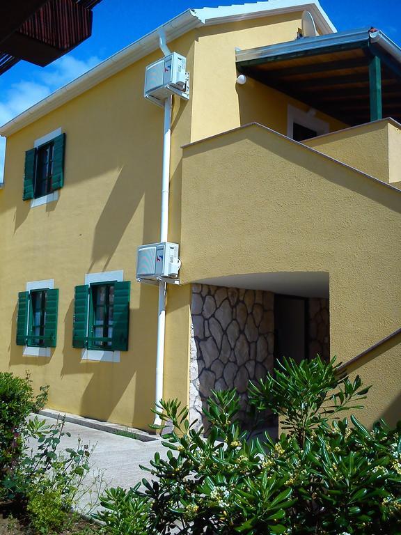 Milutinov Dvor Apartments Vrsi Dış mekan fotoğraf
