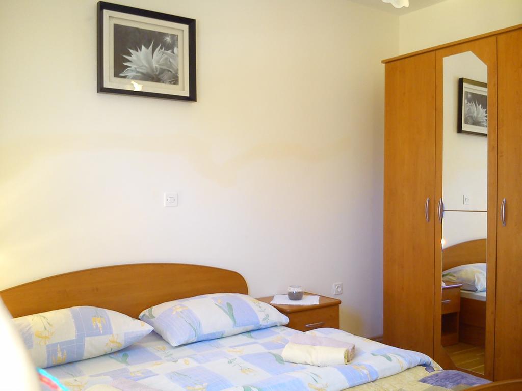 Milutinov Dvor Apartments Vrsi Dış mekan fotoğraf
