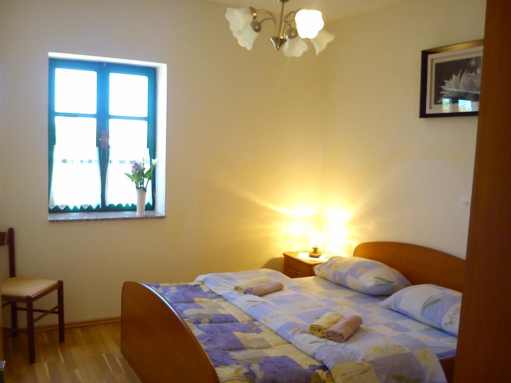 Milutinov Dvor Apartments Vrsi Dış mekan fotoğraf