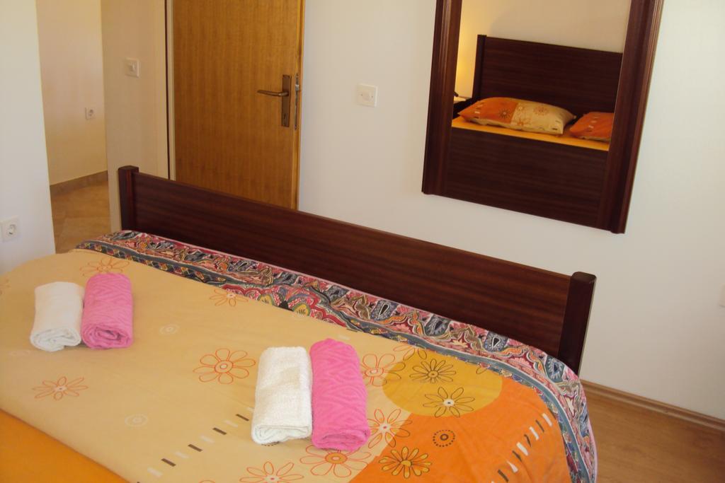Milutinov Dvor Apartments Vrsi Dış mekan fotoğraf