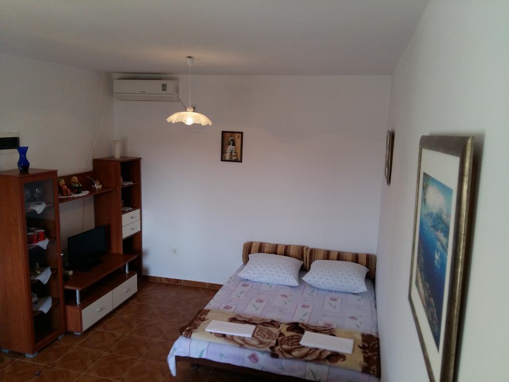 Milutinov Dvor Apartments Vrsi Dış mekan fotoğraf