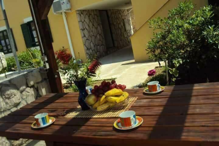 Milutinov Dvor Apartments Vrsi Dış mekan fotoğraf